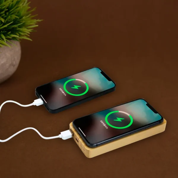 Wangari Aspen QI 10000mAh power bank with 15W Wireless Charger - Image 3